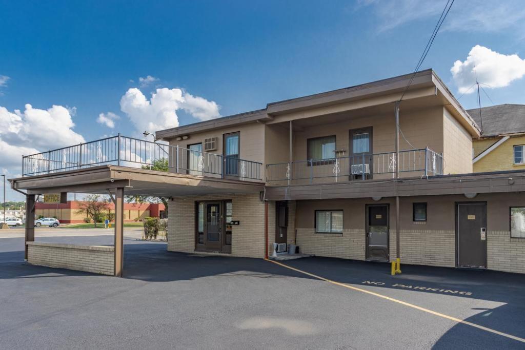 Dubois Manor Motel Экстерьер фото